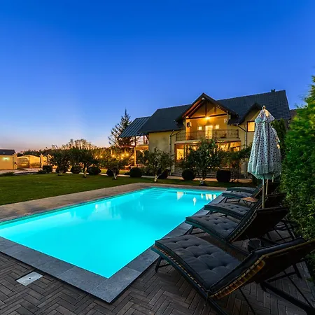 Orchard Pensión Braşov