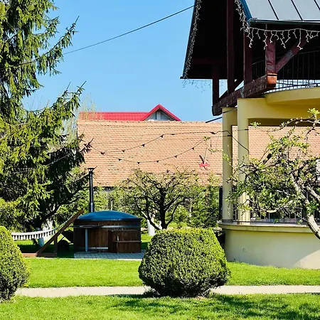 Orchard בית הארחה