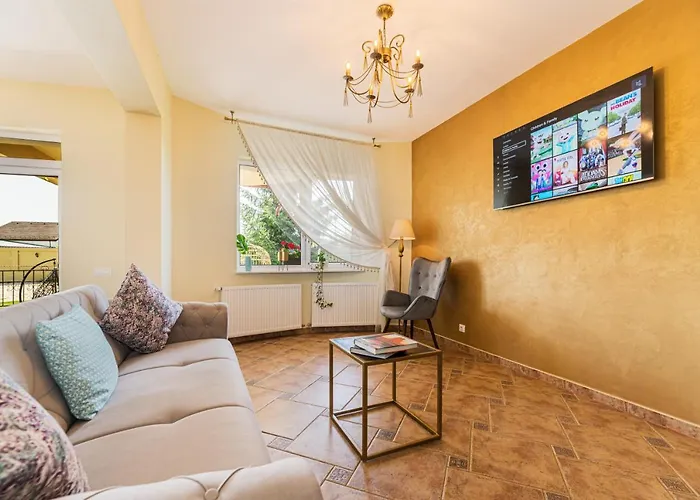 Orchard Guest house 3*